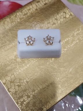 Delicate Sterling Silver 925 Moissonite. Floral Stud Earrings